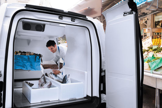 Nissan oferta de fábrica el NV200 carrozado como isotermo o frigo