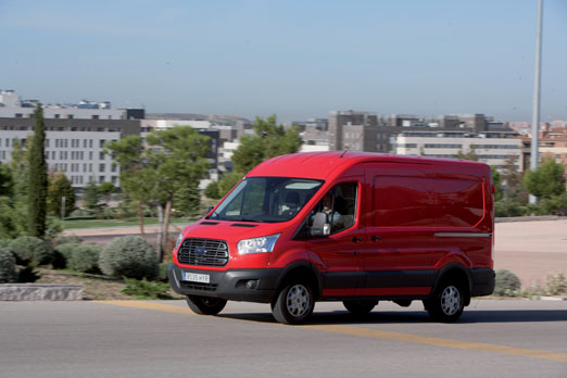 Prueba de la furgoneta Ford Transit FT250S Van 2.2 TDCi - Transporte  Profesional