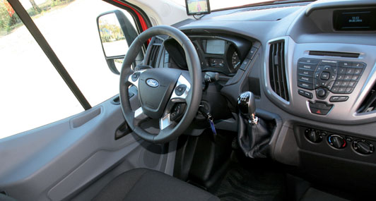 Interior de la Ford Transit Van FT 350