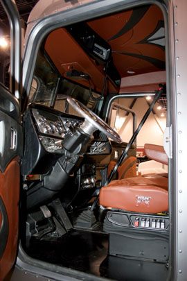 Interior del Peterbilt 379