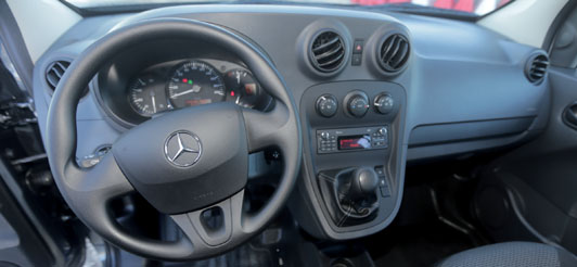 Cabina de la Mercedes-Benz Citan 109 CDI Furgón Largo