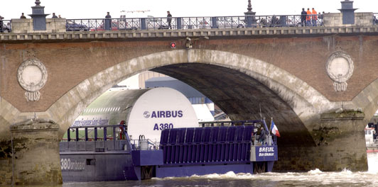 Transporte Fluvial de las piezas del Airbus