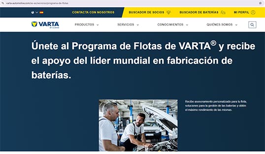 Detalle de batería VARTA en uso profesional