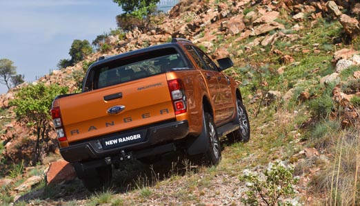 Ford Ranger en el campo