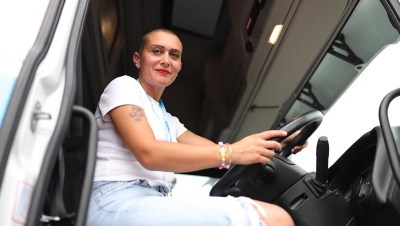 Mujeres al volante: rompiendo estereotipos en la industria del transporte