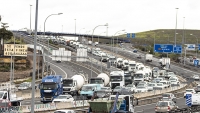 Marcha lenta de camiones en la A3