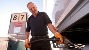 La OCDE recomienda subir los impuestos del combustible