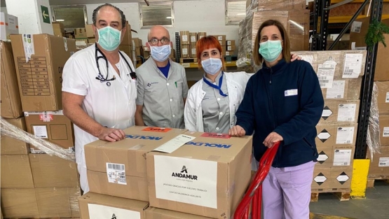 Entrega de mascarillas por parte de Andamur al Hospital de Vitoria