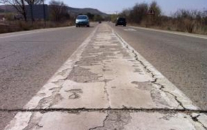 Detalle del firme de una carretera española