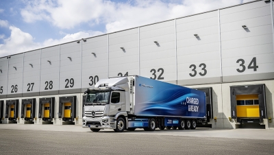 Mercedes-Benz Trucks electrifica la entrega en la planta de Wörth