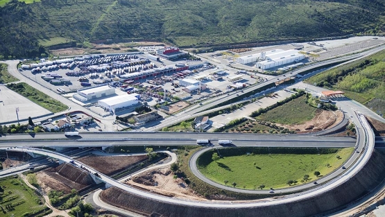 Área de estacionamiento seguro para camiones