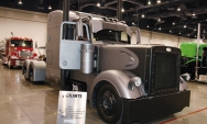 Peterbilt 379