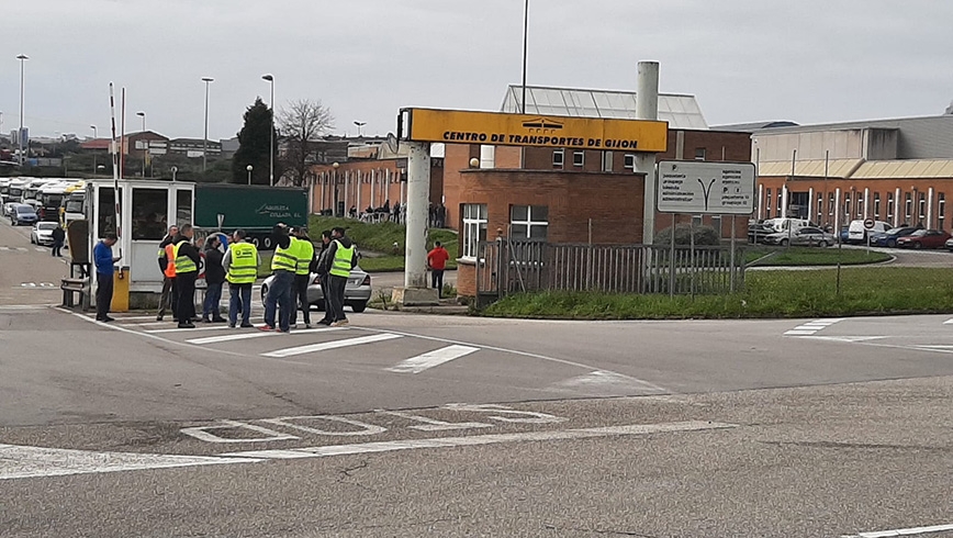 Piquetes en el Centro de Transportes de Gijon