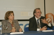 Jesús Martín, presidente de AEDHE, junto con Milagro del Arroyo, responsable del Consejo Superior de Tráfico, Seguridad Vial y Movilidad Sostenible