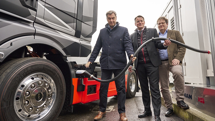 Estreno del sistema de carga de megavatios (MCS) de ABB E-mobility y MAN Truck &amp; Bus