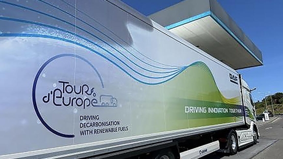 Combustibles renovables: el Tour d’Europe reduce un 67% las emisiones del transporte por carretera