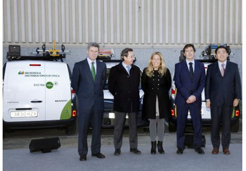 Entrega de los Kangoo Z.E. a Iberdrola