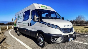 IVECO eDaily con carga inalámbrica dinámica en la A35 Brebemi