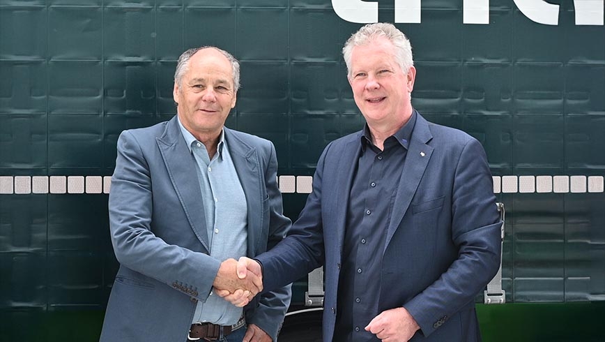 De izquierda a derecha: Gerhard Berger y Andreas Schmitz
