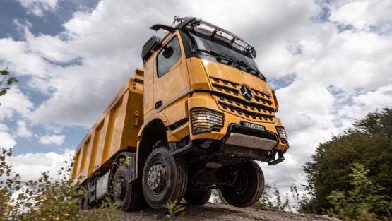 Camión de obras Mercedes-Benz Arocs