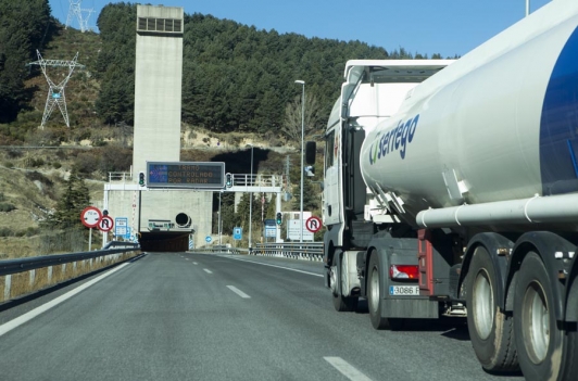 Camion en carretera