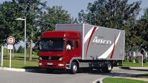 Camión de distribución Mercedes-Benz Atego
