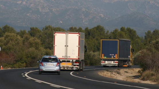 Camiones en carretera