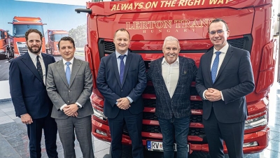 Révész Group recibe su camión DAF 1.500 en Hungría