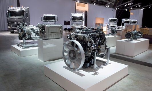 Motores Euro 6 de Mercedes-Benz expuestos en la IAA