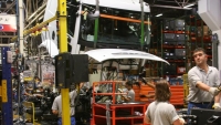 Camión Iveco en la línea de producción