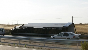 Accidente de camión en carretera