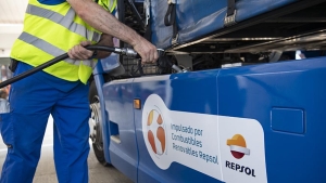 Repostaje combustible renovable en Repsol