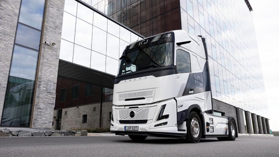 Volvo Trucks celebra su 100 aniversario con una edición especial de sus FH y FH16