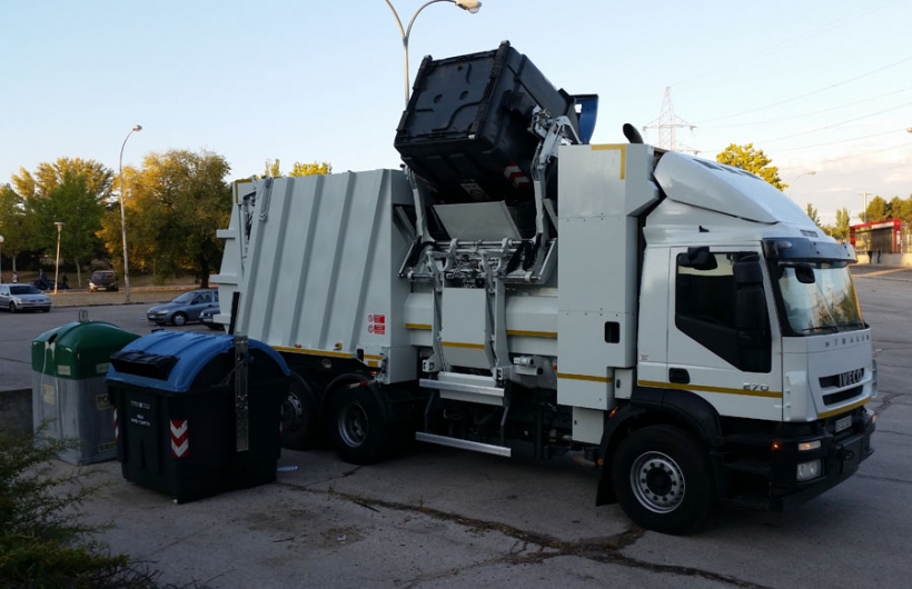 Camión de Recogida de Residuos Sólidos Urbanos de FCC Medio Ambiente