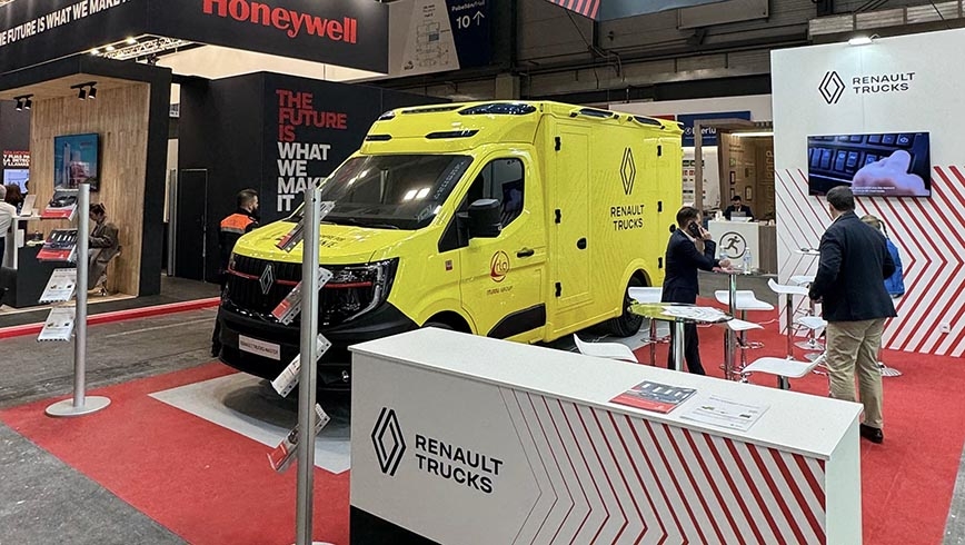 Renault Trucks Master ambulancia en SICUR 2026