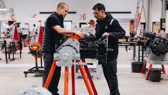 Renault Trucks refuerza su papel como socio de los profesionales del transporte
