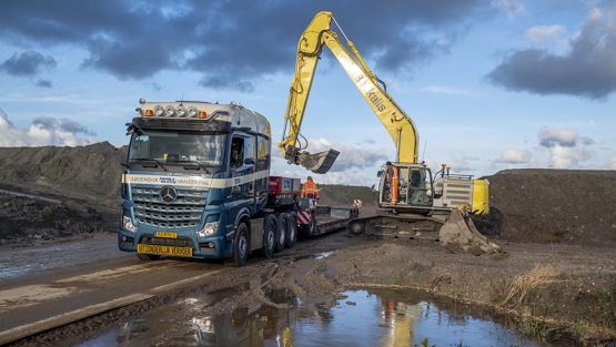 Mercedes-Benz Actros 4163 LS 8x4 SLT