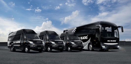 Vehículos Iveco que trasladan a los All Blacks