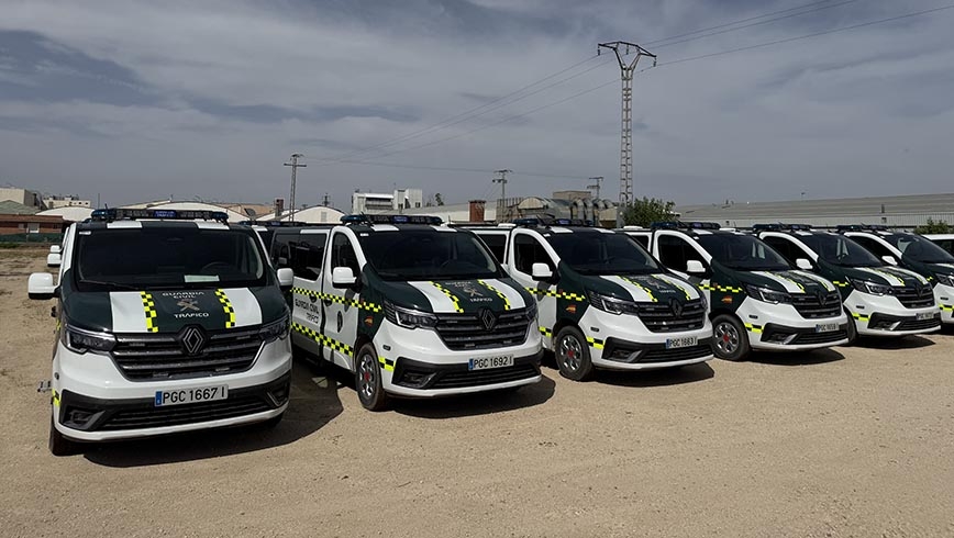 La Guardia Civil incorpora 70 Renault Trucks Trafic Red Edition
