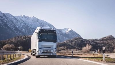 Volvo Trucks lanza motores multienergía y un eléctrico de 700 km
