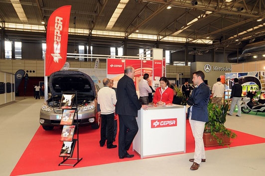 Stand de CEPSA en el Salón del Vehículo y Combustible Alternativo de Valladolid