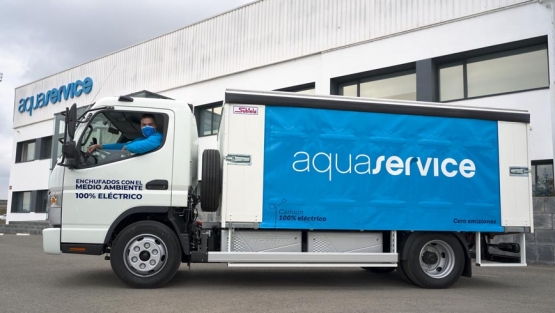 Camión FUSO eCanter 100 % eléctrico de Aquaservice