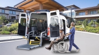 Transporte adaptado para personas mayores